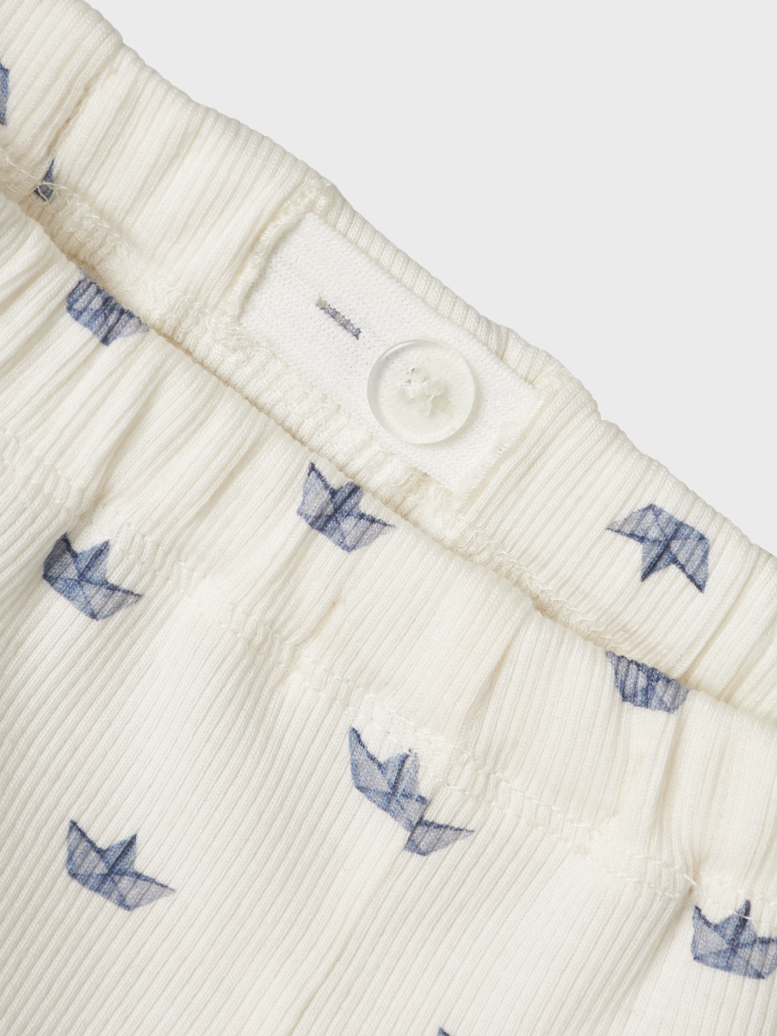 model_shot-front_full